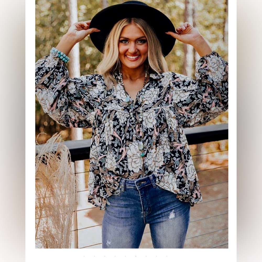 NWOT The Ivee Floral Babydoll Top in Black- Meritt